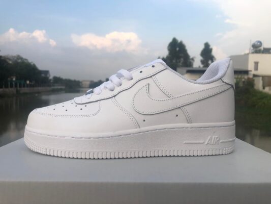 NIKE AIR FORCE